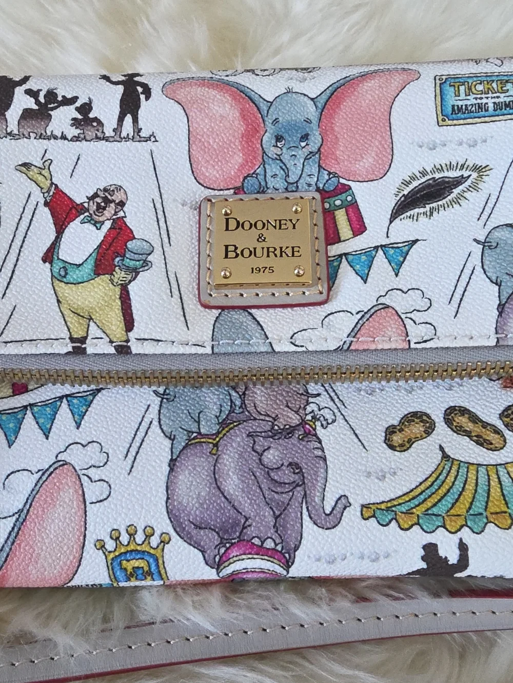 Dooney & Bourke adorable dooney